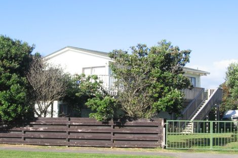 Photo of property in 116 Field Way, Waikanae Beach, Waikanae, 5036