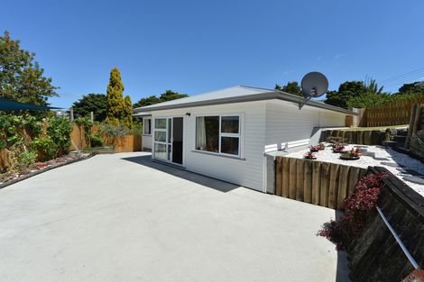 Photo of property in 8 Memorial Drive, Parahaki, Whangarei, 0112