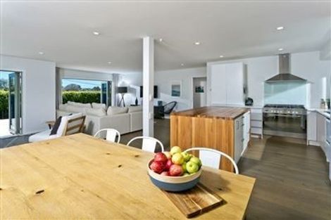 Photo of property in 1/2 Spencer Terrace, Hauraki, Auckland, 0622