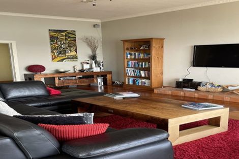 Photo of property in 17 Palliser Road, Roseneath, Wellington, 6011