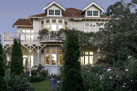 Photo of property in 85 Dyers Pass Road, Cashmere, Christchurch, 8022