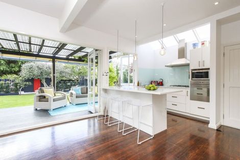 Photo of property in 265 Point Chevalier Road, Point Chevalier, Auckland, 1022
