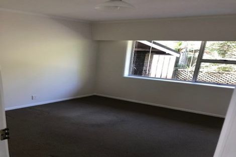 Photo of property in 4 Sispara Place, Beach Haven, Auckland, 0626