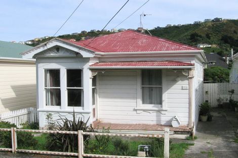 Photo of property in 172 Clyde Street, Island Bay, Wellington, 6023