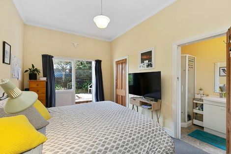 Photo of property in 30 Luxford Street, Berhampore, Wellington, 6023