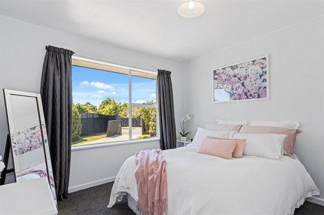 Photo of property in 39 Rossiter Avenue, Redwood, Christchurch, 8051