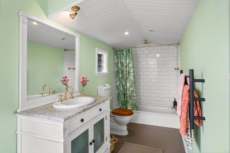 Photo of property in 342 Le Bons Bay Road, Le Bons Bay, Akaroa, 7583