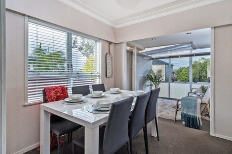 Photo of property in 2a Kurnell Drive, Botany Downs, Auckland, 2010
