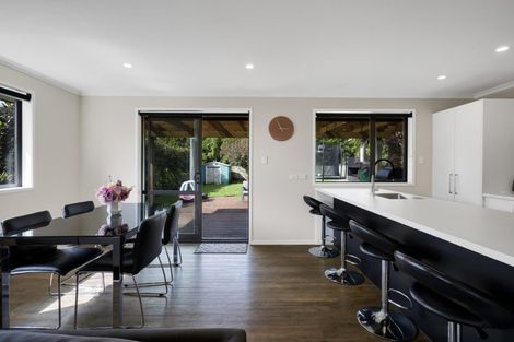 Photo of property in 513 Richmond Road, Lepperton, New Plymouth, 4373