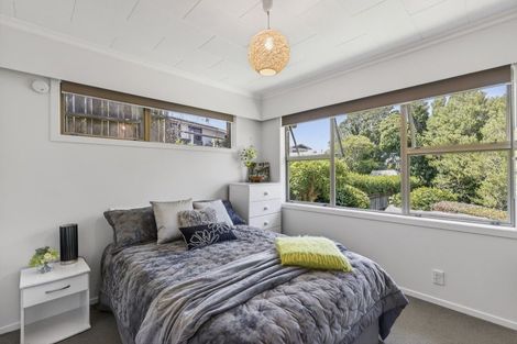 Photo of property in 11a Longview Drive, Merrilands, New Plymouth, 4312