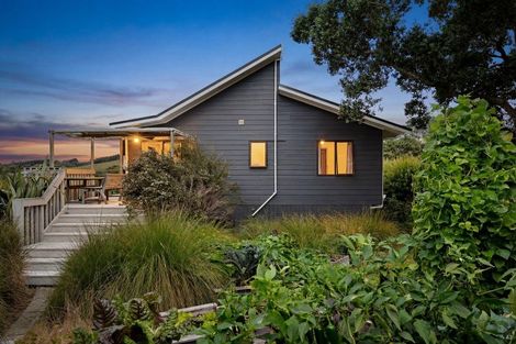 Photo of property in 29 Grand View Road, Leigh, 0985