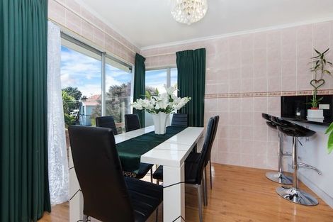 Photo of property in 40 Tomo Street, New Lynn, Auckland, 0600