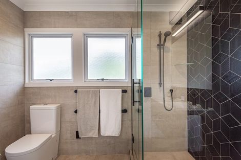 Photo of property in 3/7 Onepoto Road, Hauraki, Auckland, 0622