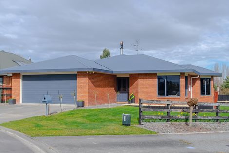 Photo of property in 5 Rexwood Estate, Carterton, 5713