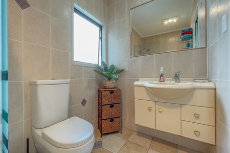 Photo of property in 17 Miller Place, Ngatea, 3503