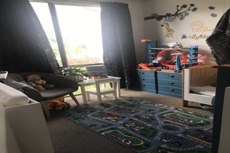 Photo of property in 1/109 Oreil Avenue, West Harbour, Auckland, 0618