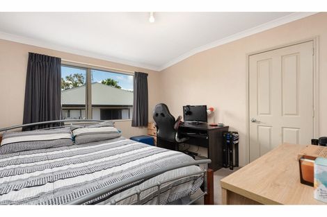 Photo of property in 2 Lysaght Place, Welcome Bay, Tauranga, 3112