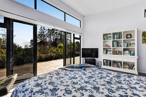 Photo of property in 10 Allan Road, Burgess Park, New Plymouth, 4371