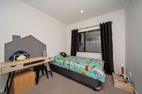 Photo of property in 5a Tupuhi Place, Highlands Park, New Plymouth, 4312