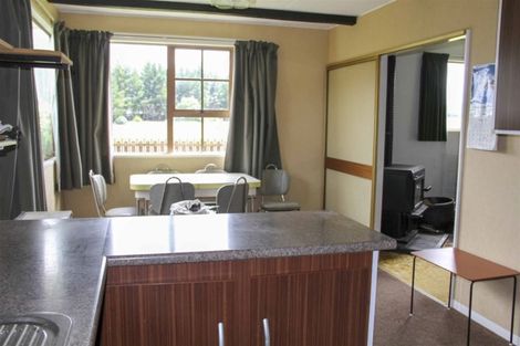 Photo of property in 68 Clifden Highway, Tuatapere, 9691