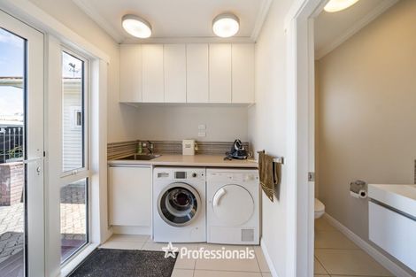 Photo of property in 32 Birdwood Road, Waterloo, Lower Hutt, 5011