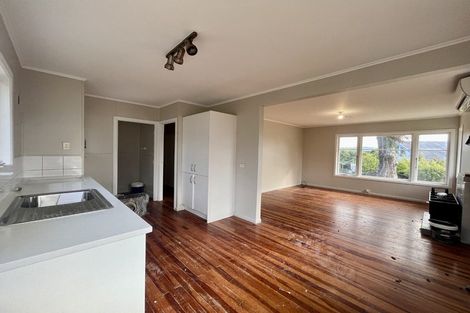 Photo of property in 3 Ozich Avenue, Te Atatu South, Auckland, 0610