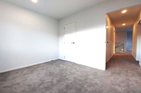 Photo of property in 4/535 Swanson Road, Ranui, Auckland, 0612