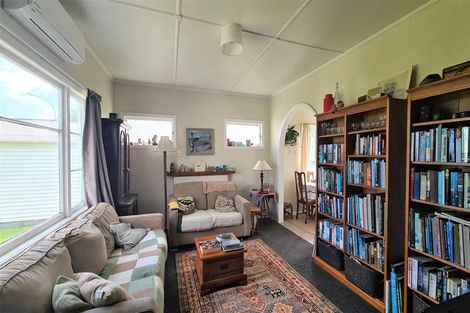 Photo of property in 147 Tasman Street, Opunake, 4616