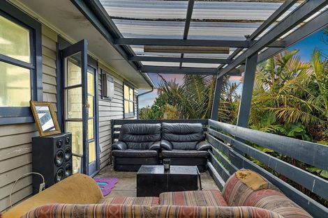 Photo of property in 26 Royal View Road, Te Atatu South, Auckland, 0610