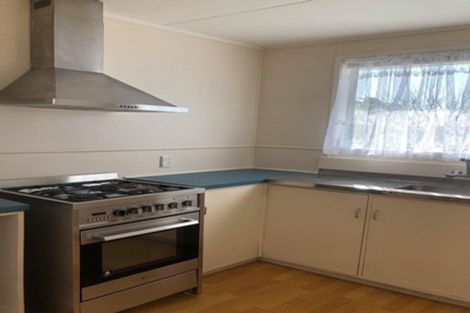 Photo of property in 1/84 Greenslade Crescent, Northcote, Auckland, 0627