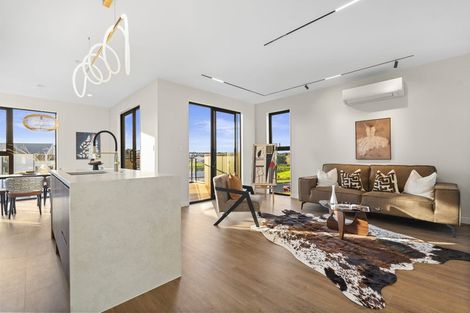 Photo of property in 2 Kiokio Street, Long Bay, Auckland, 0630