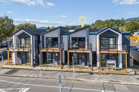 Photo of property in 18c King Street, Upper Hutt Central, Upper Hutt, 5018