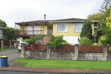 Photo of property in 19 Helleur Road, Massey, Auckland, 0614