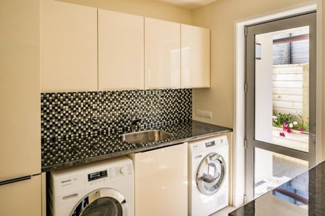 Photo of property in 51 Dowse Drive, Maungaraki, Lower Hutt, 5010