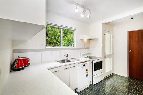 Photo of property in 18 Westhaven Drive, Tawa, Wellington, 5028