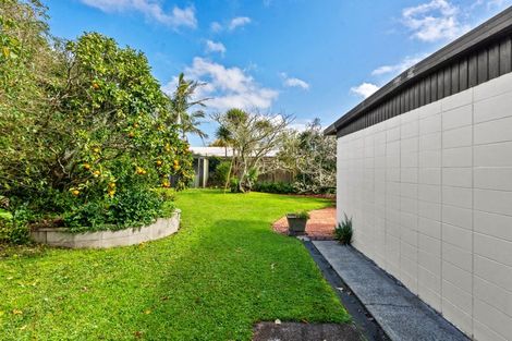 Photo of property in 2/10 Rodney Road, Northcote Point, Auckland, 0627