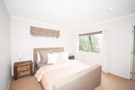 Photo of property in 11 Lilybank Crescent, East Tamaki, Auckland, 2013