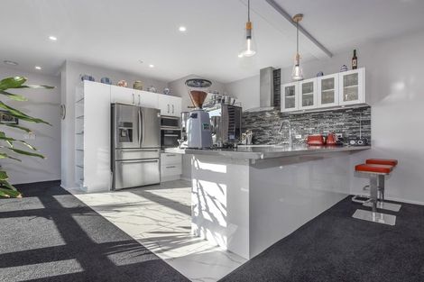 Photo of property in 10 Queen Street West, Levin, 5510