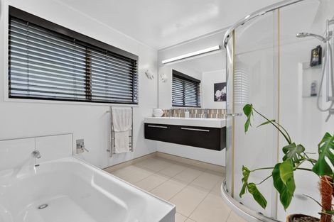 Photo of property in 12 Mclaren Place, Chedworth, Hamilton, 3210