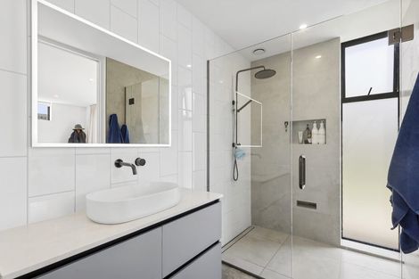 Photo of property in 7 Fern Burn Close, Wanaka, 9305