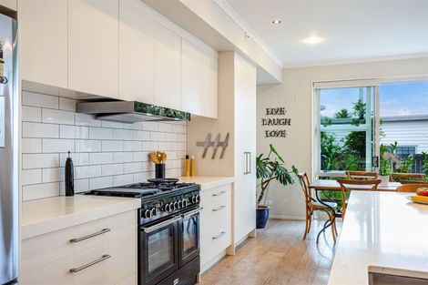 Photo of property in 6 Vincent Lane, Hobsonville, Auckland, 0616