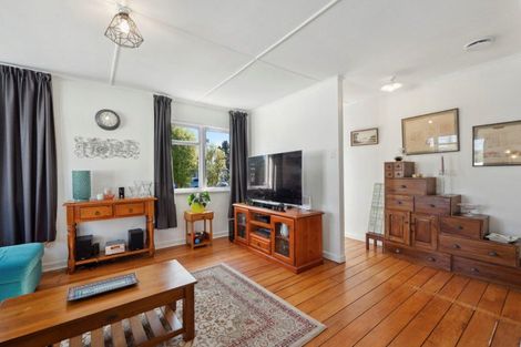 Photo of property in 8a Farnworth Avenue, Holdens Bay, Rotorua, 3010