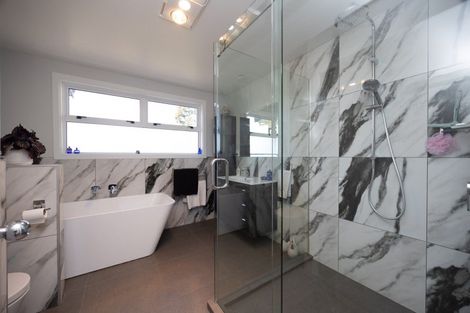 Photo of property in 658 Roberts Line, Kelvin Grove, Palmerston North, 4470