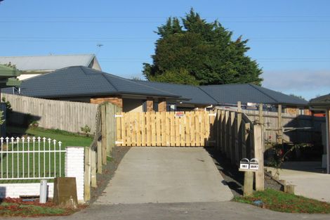 Photo of property in 61 De Havilland Drive, Goodwood Heights, Auckland, 2105