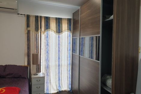 Photo of property in 2 Chisholm Place, Mangere East, Auckland, 2024