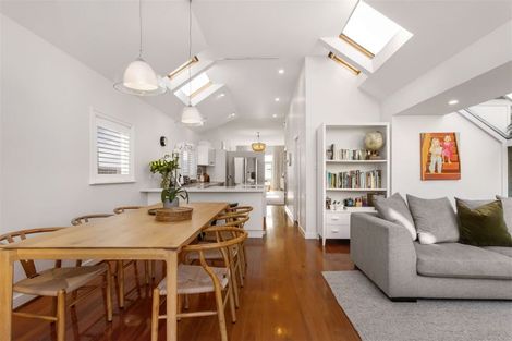 Photo of property in 52 Office Road, Merivale, Christchurch, 8014