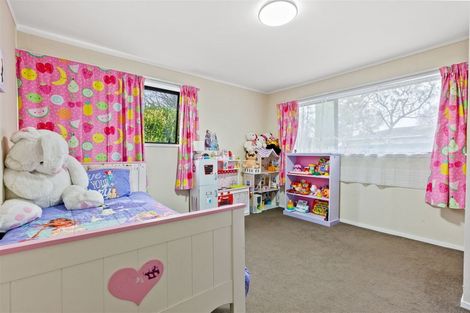 Photo of property in 12 Gloaming Place, Conifer Grove, Takanini, 2112