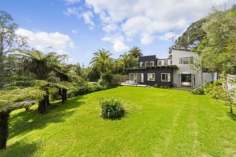 Photo of property in 890 Beach Road, Waiake, Auckland, 0630