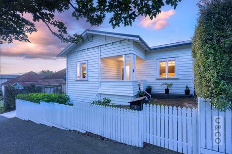 Photo of property in 8 Puriri Street, Helensville, 0800