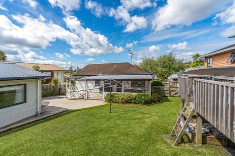 Photo of property in 50 Athena Drive, Totara Vale, Auckland, 0629